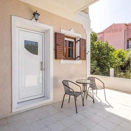 Sunny Sofi Appartement *