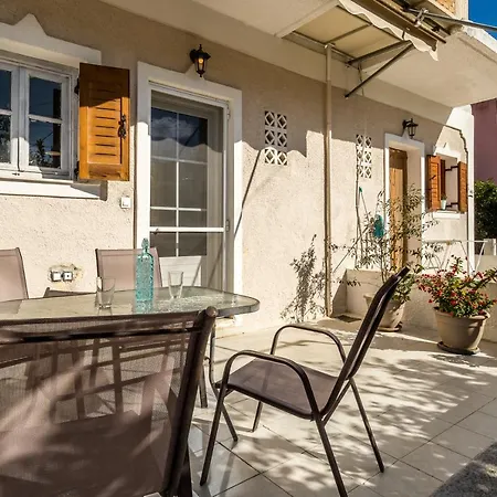 Sunny Sofi Apartment *