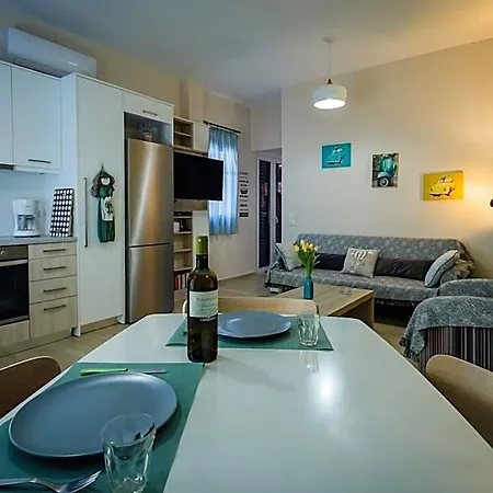 Sunny Sofi Apartament